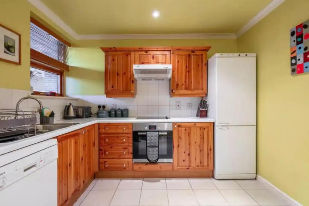 1 Bedroom Flat With Free Parking Лондон Экстерьер фото
